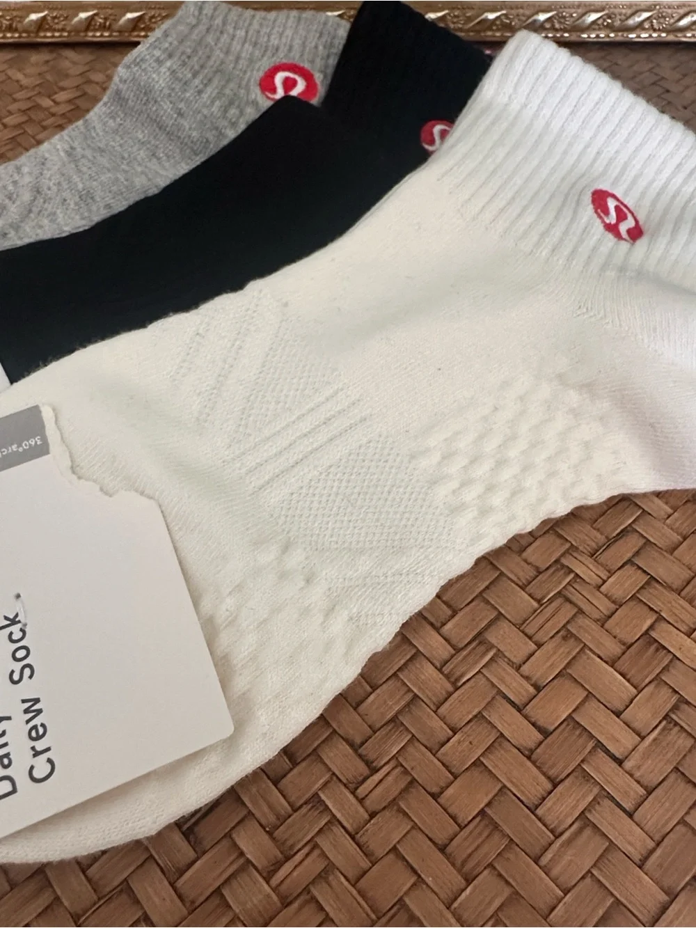 Lululemon daily stride crew socks set